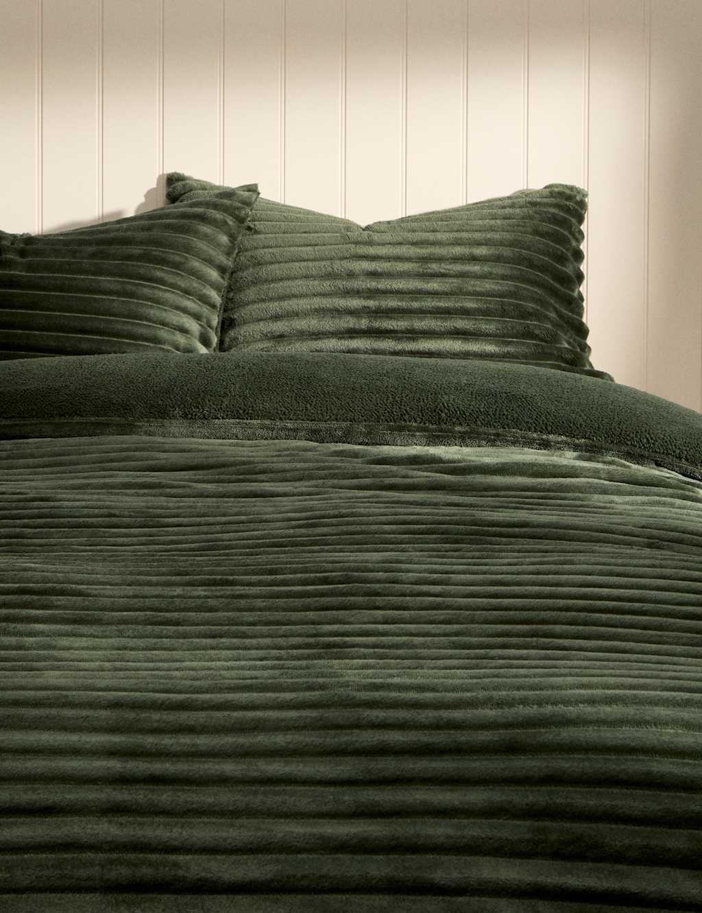 M&S Cloud Fleece Striped Bedding Set Green