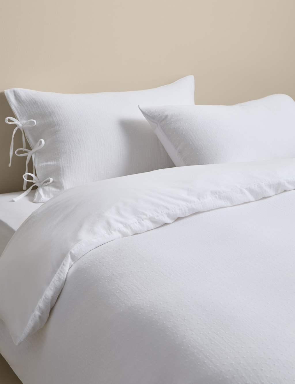 M&S Pure Cotton Muslin Dobby Bedding Set - Double (4 ft 6) - White