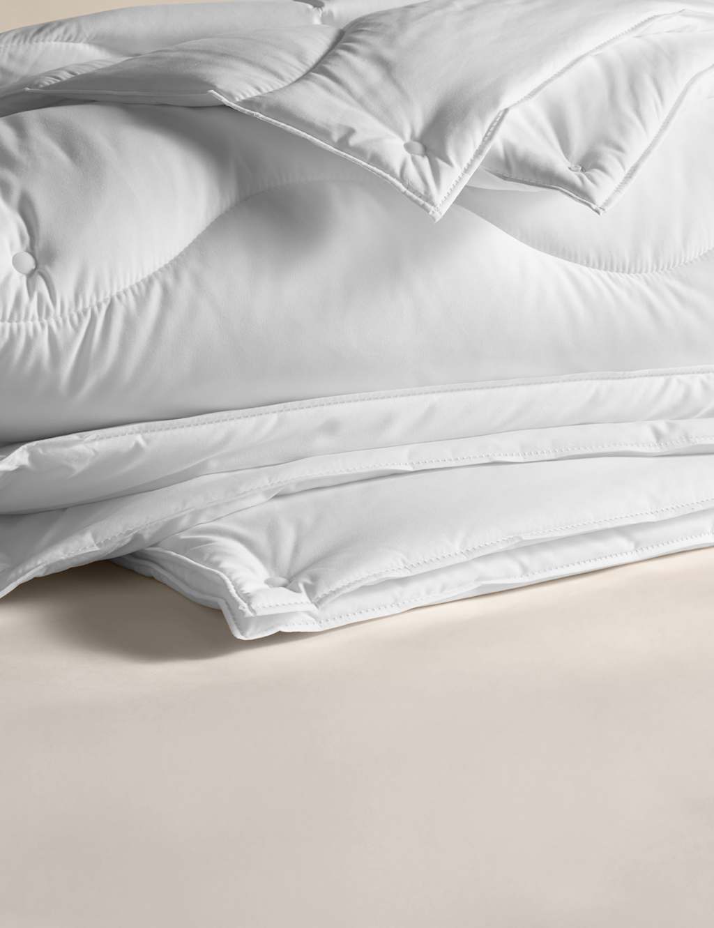 M&S Advanced Allergy Protection 13.5 Tog All Seasons 3-in-1 Duvet White