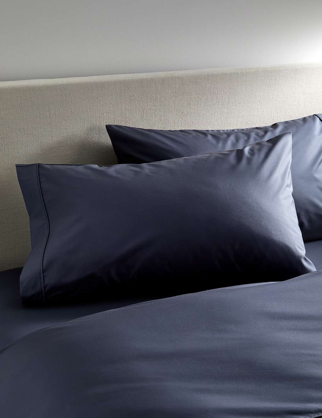 M&S X National Gallery 2 Pack Egyptian Cotton 230 Thread Count Pillowcases Dark Navy