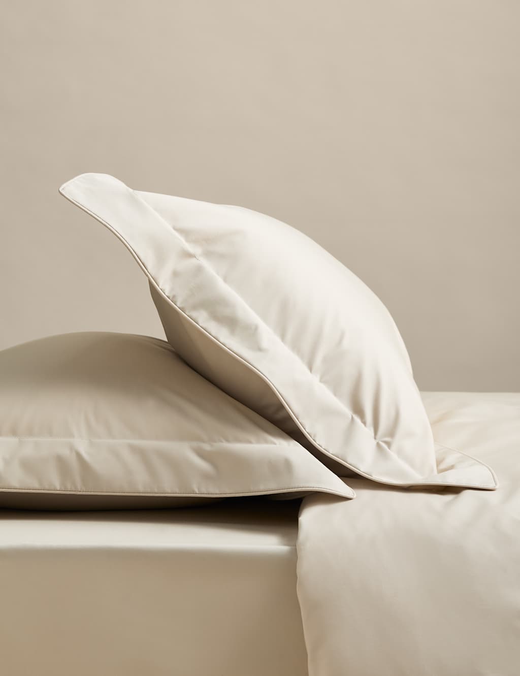 M&S 2 Pack Egyptian Cotton 230 Thread Count Oxford Pillowcases Champagne