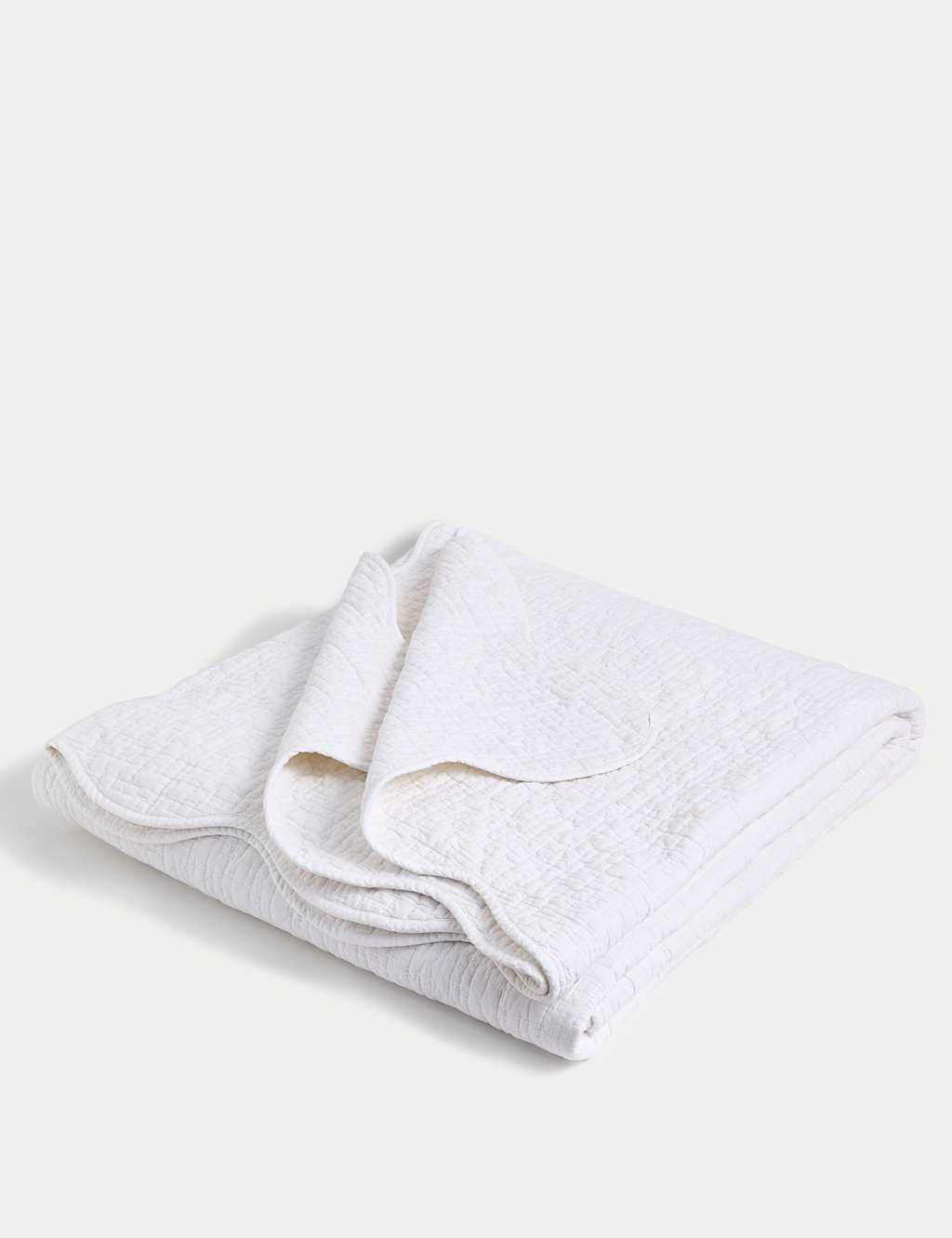M&S Quilted Scallop Bedspread - Medium - Single - Soft White