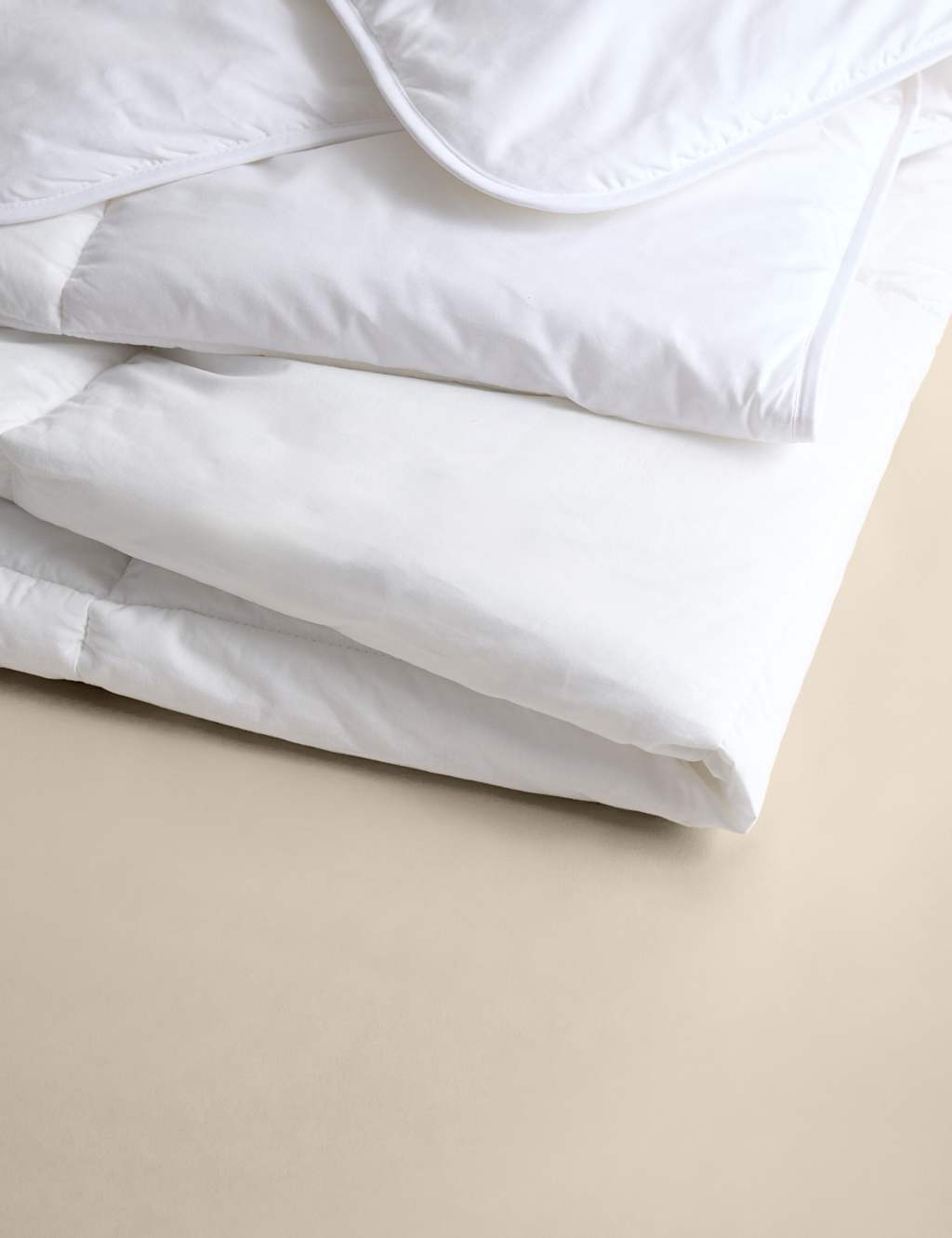 M&S Luxury Down Alternative 7.5 Tog Duvet White