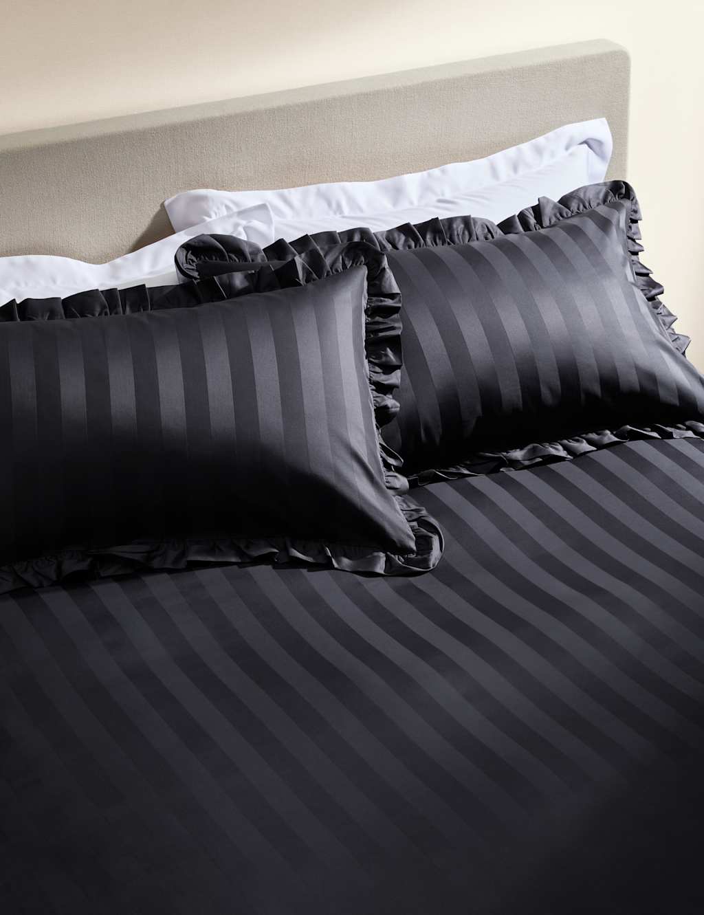 M&S X National Gallery Pure Cotton Printed Ruffle Edge Bedding Set Dark Navy