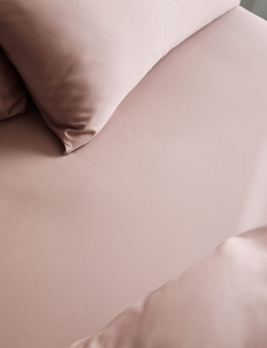 The Ultimate Soft & Silky Multi-Depth Fitted Sheet