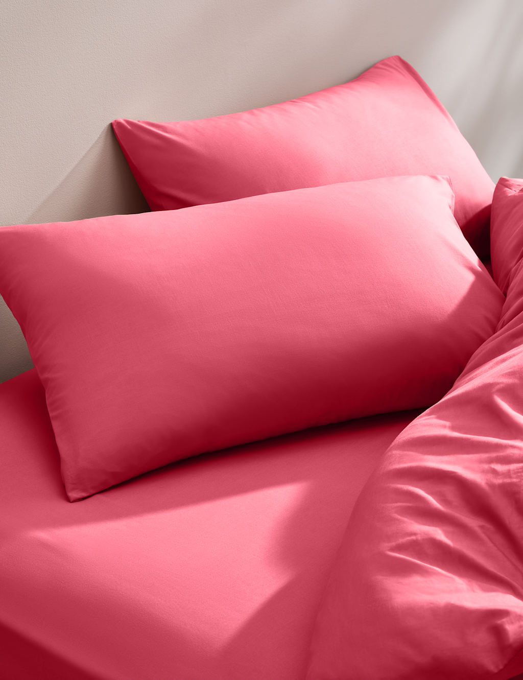 M&S 2 Pack Cotton Rich Pillowcases Raspberry