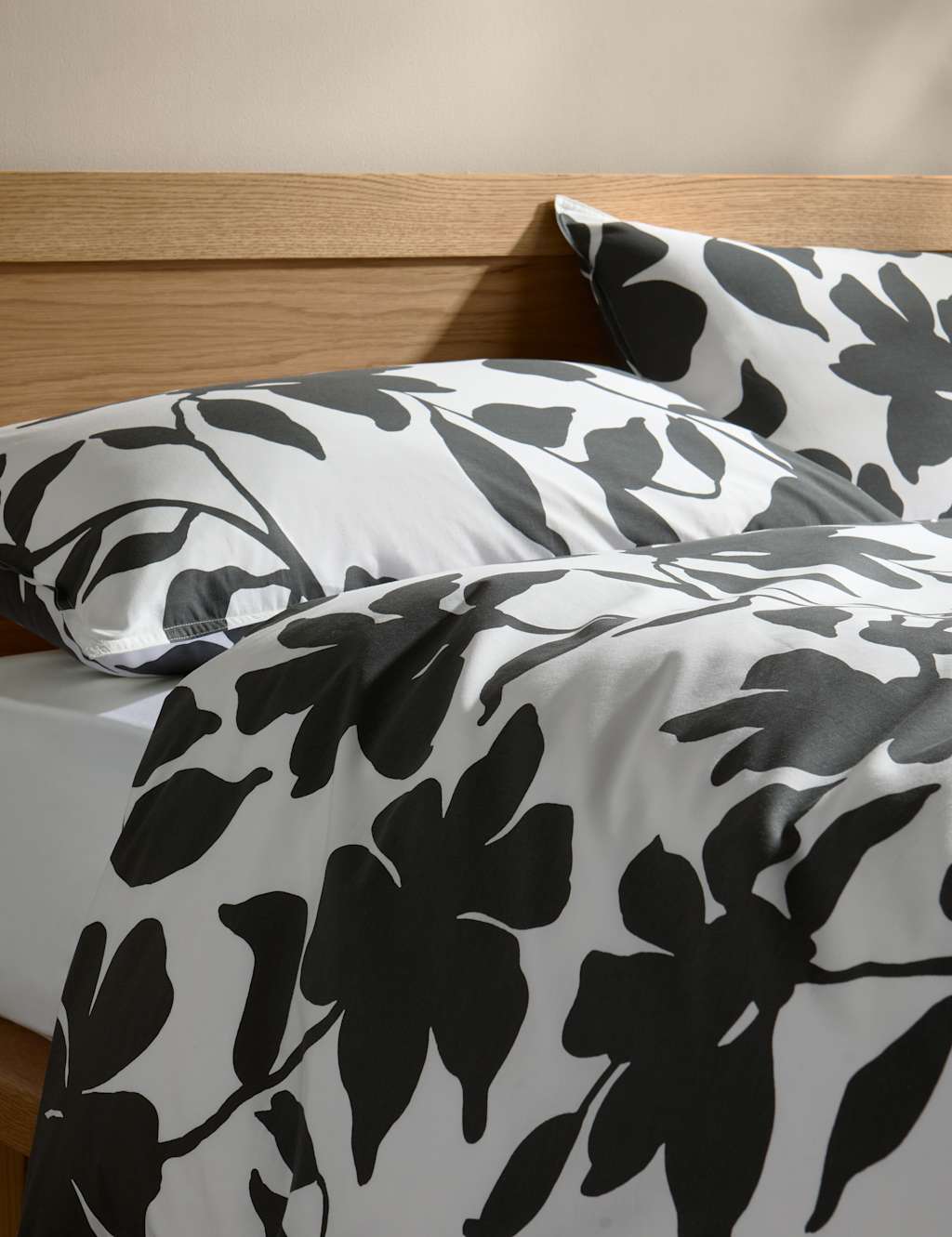 M&S Cotton Rich Silhouette Floral Bedding Set Black Mix