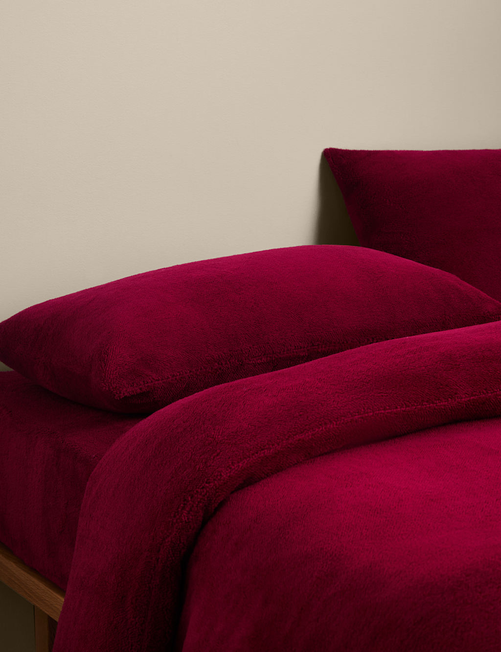 M&S Teddy Fleece Bedding Set Burgundy