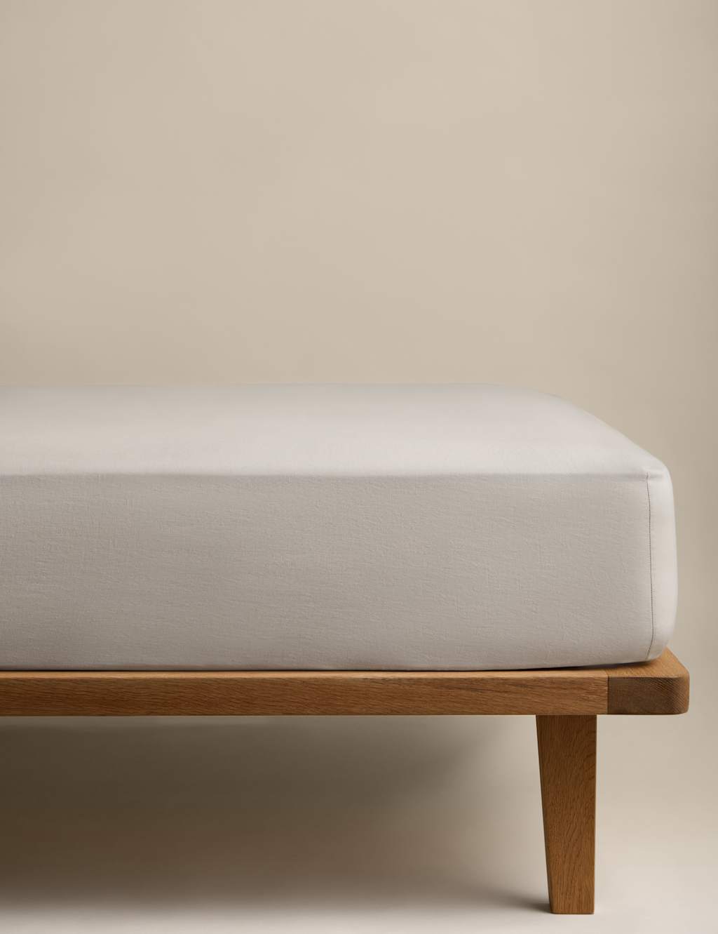 M&S Pure Linen 190gsm Deep Fitted Sheet - Double (4 ft 6)