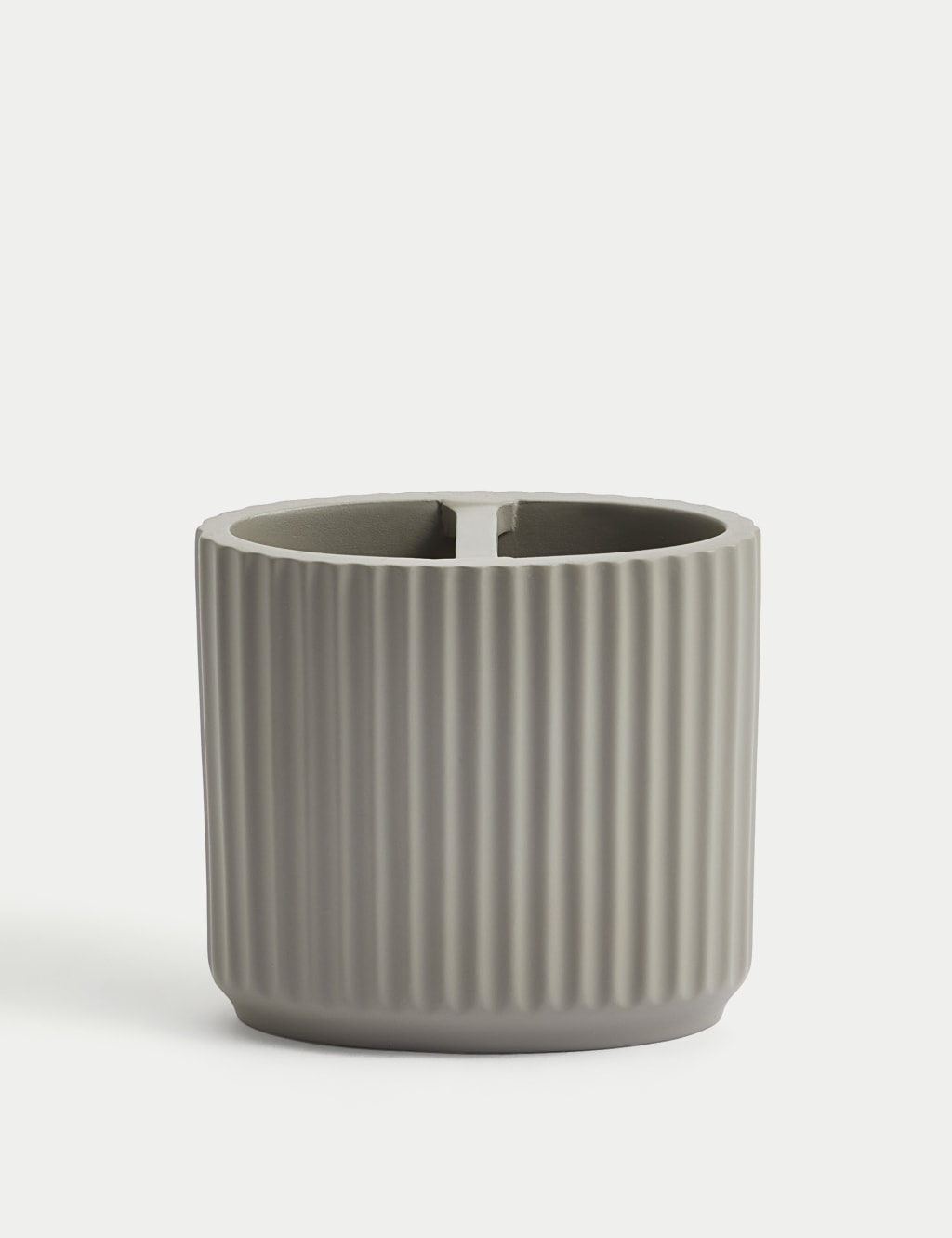 Ribbed Resin Toothbrush Holder