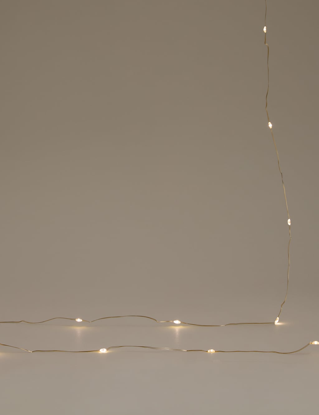 M&S Wire Battery String Lights Gold