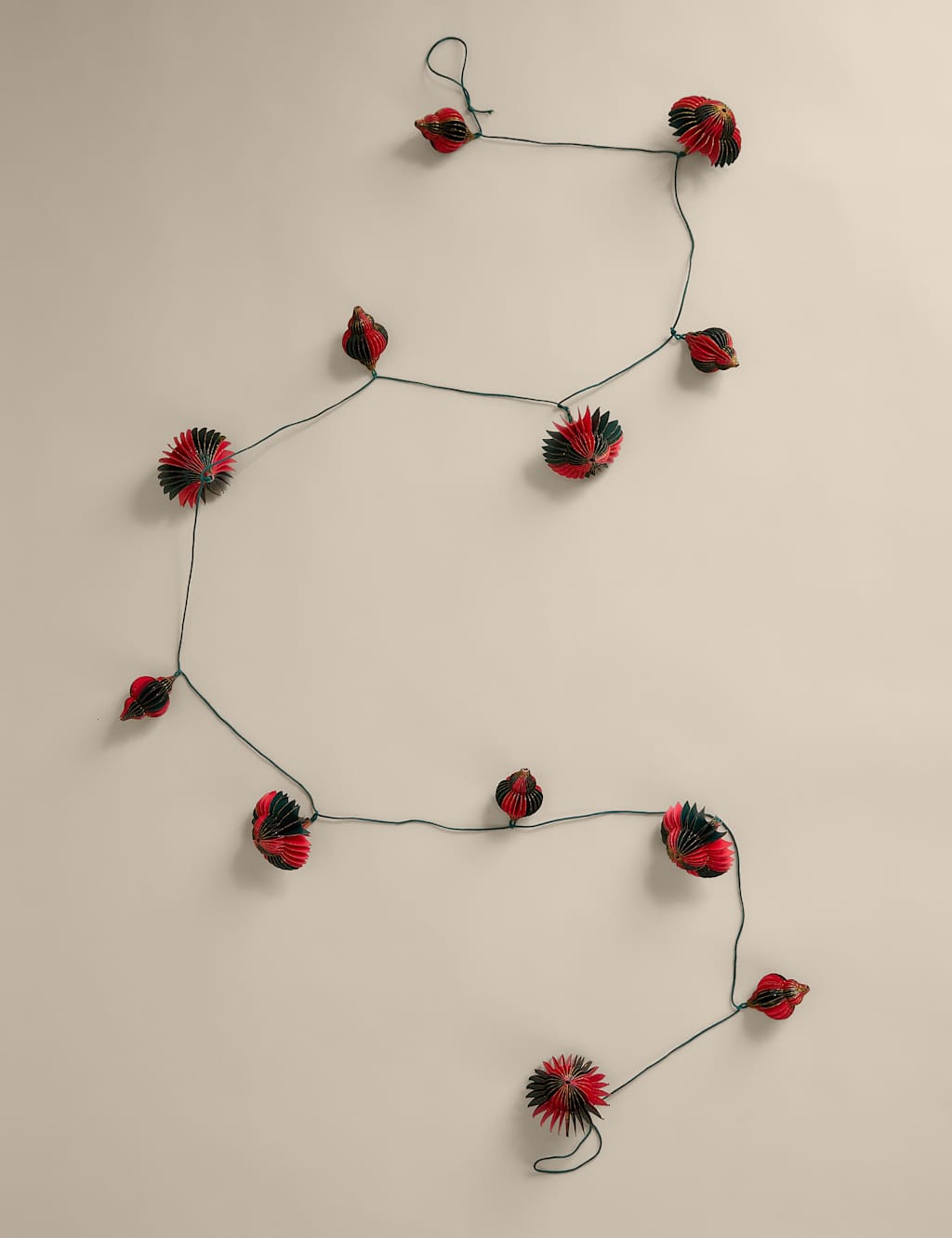 M&S Paper Bauble Tree Garland Red Mix