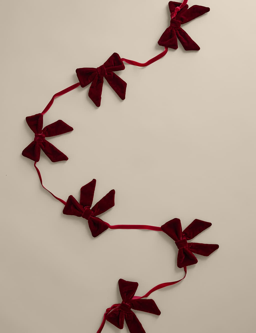 M&S Velvet Bow Garland Red