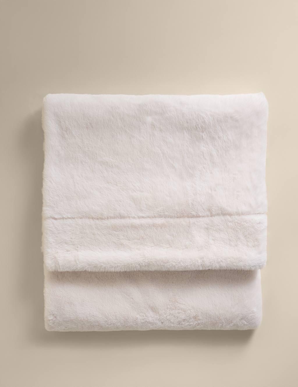 M&S Supersoft Faux Fur Large Throw - Extra Large - Ivory