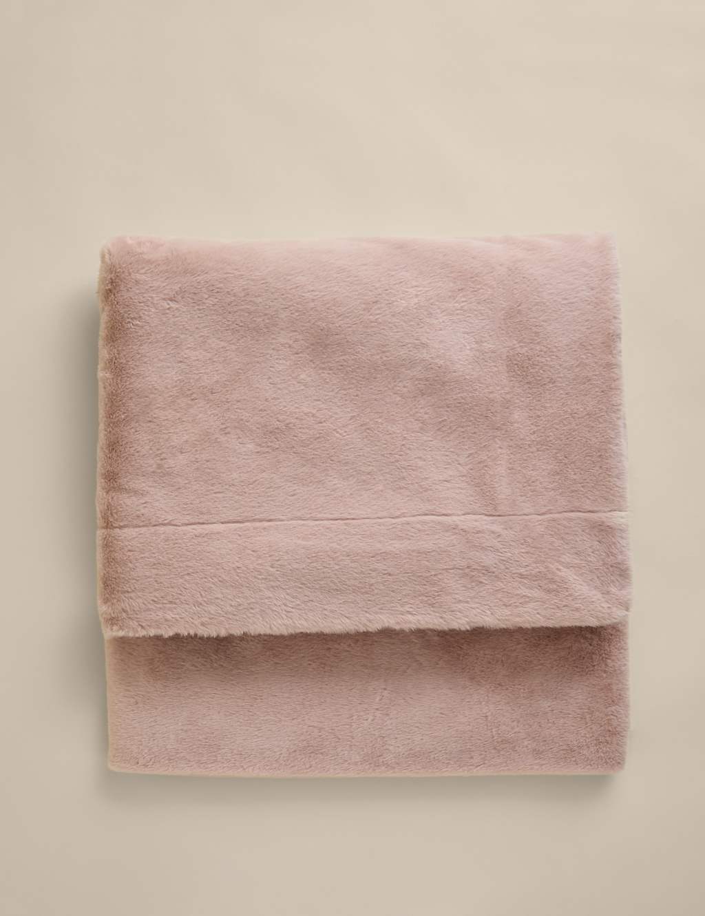 M&S Supersoft Faux Fur Throw Light Pink