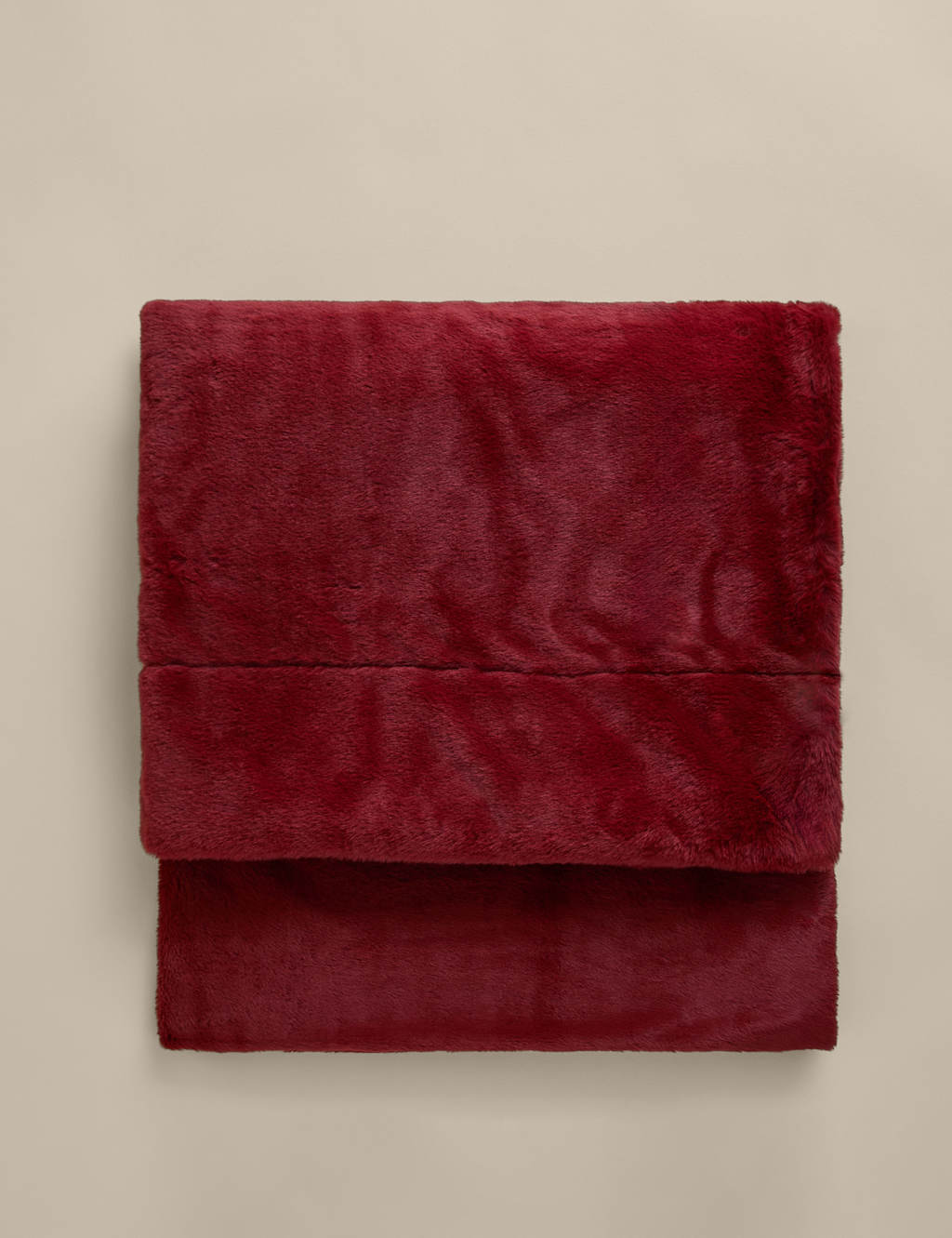 M&S Supersoft Faux Fur Throw Deep Red