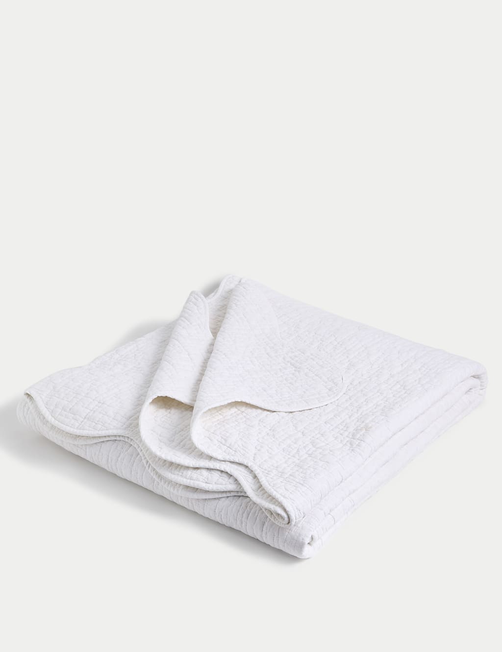 Quilted Scallop Bedspread