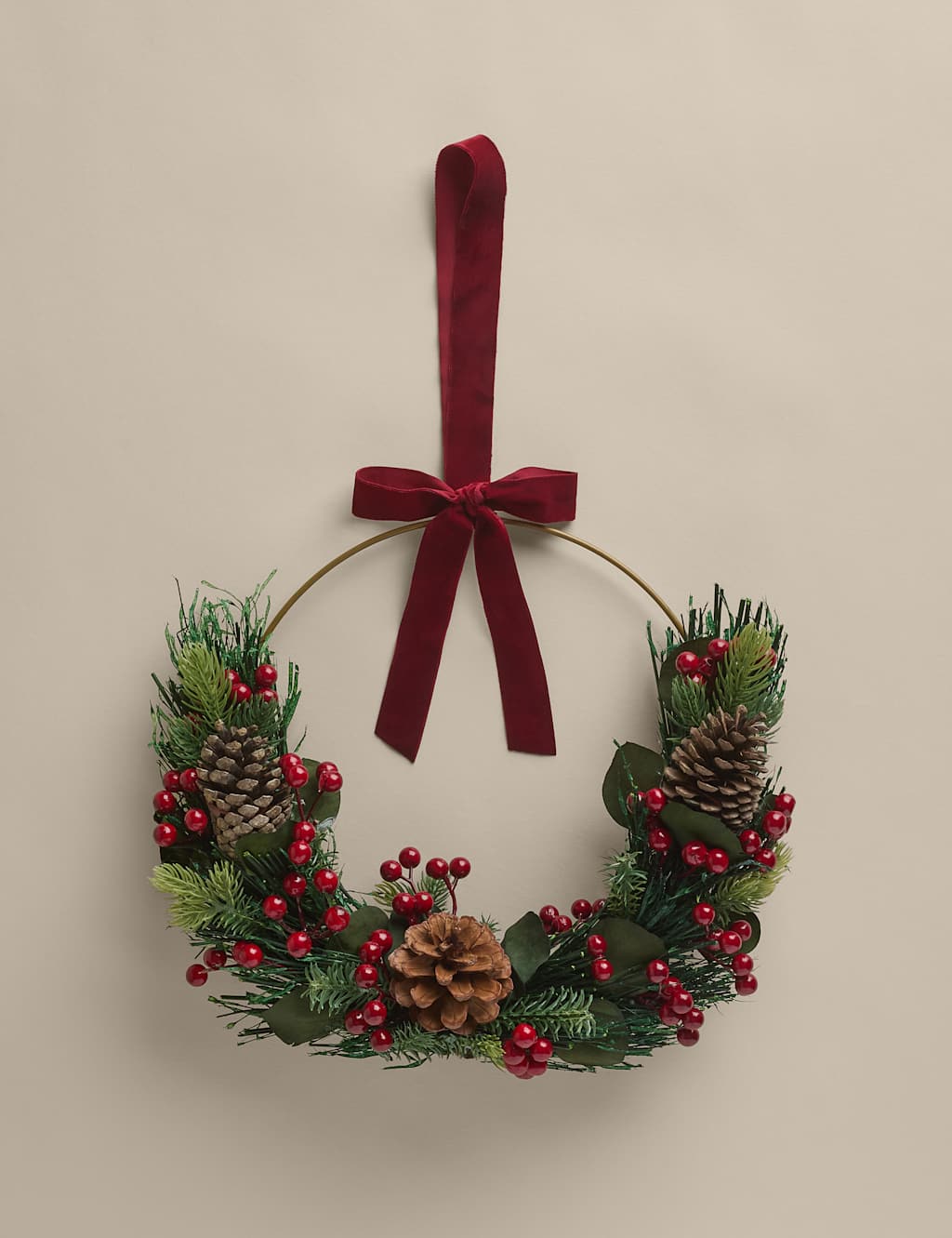 M&S Mandarin Cinnamon & Clove Scented Wreath Red Mix