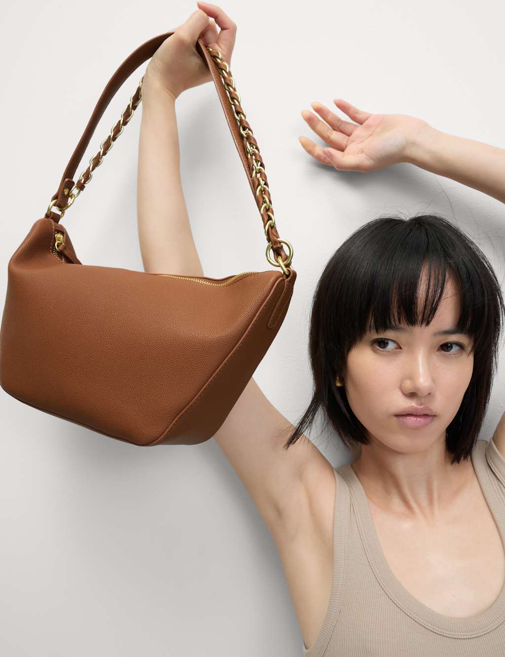 Chain Detail Shoulder Bag