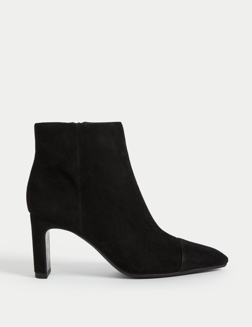 Short suede boots with heel top