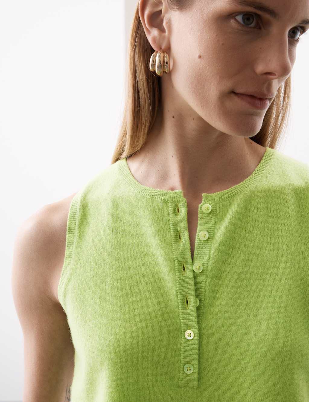 Pure Cashmere Button Detail Fitted Knitted Vest