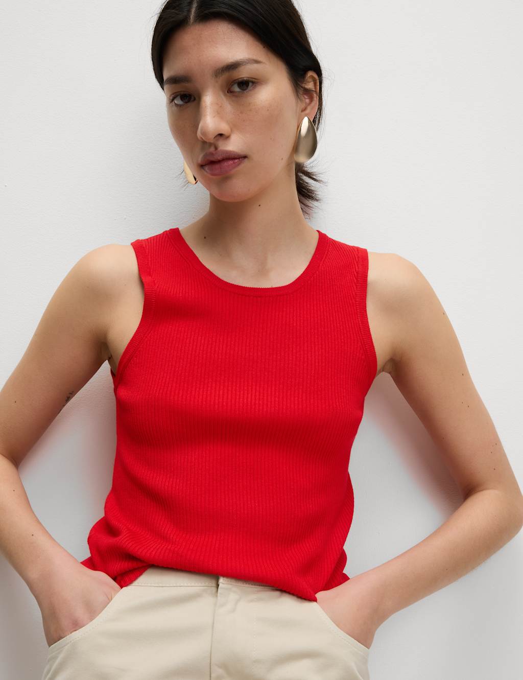 Ribbed Crew Neck Fitted Knitted Vest