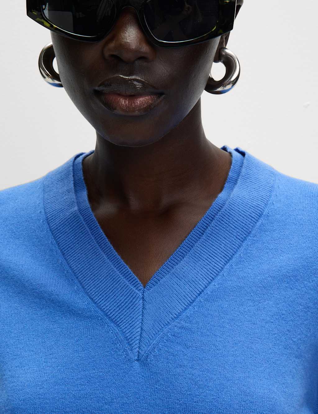 M&S Air-Yarn V-Neck Jumper Neon Blue