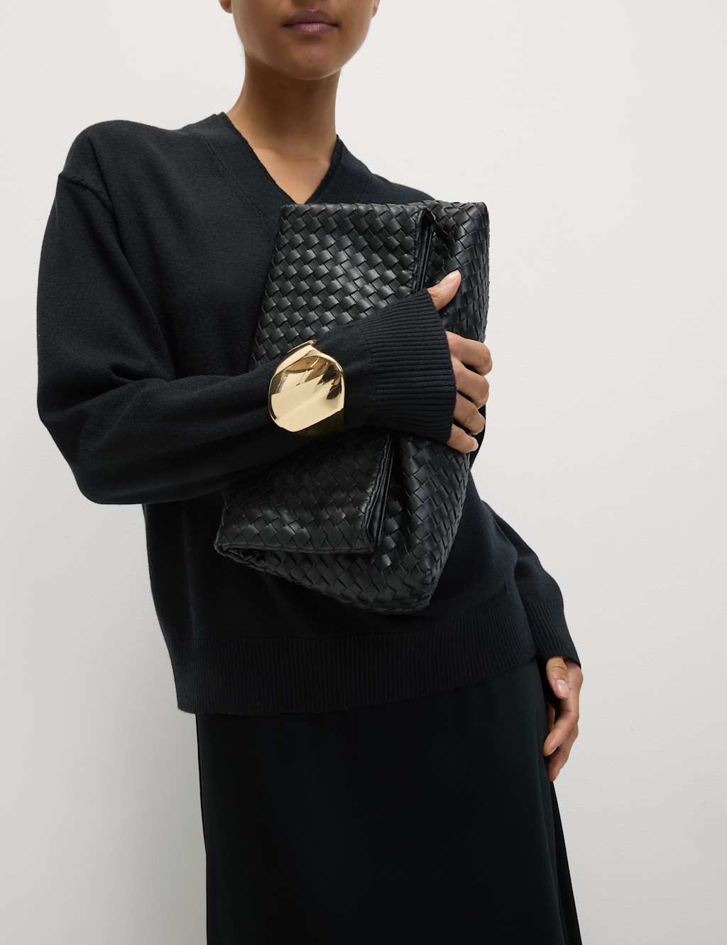 M&S Air-Yarn V-Neck Jumper Black