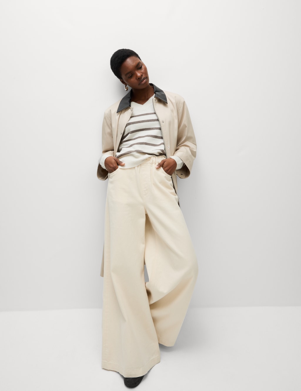 Air-Yarn Striped V-Neck Jumper