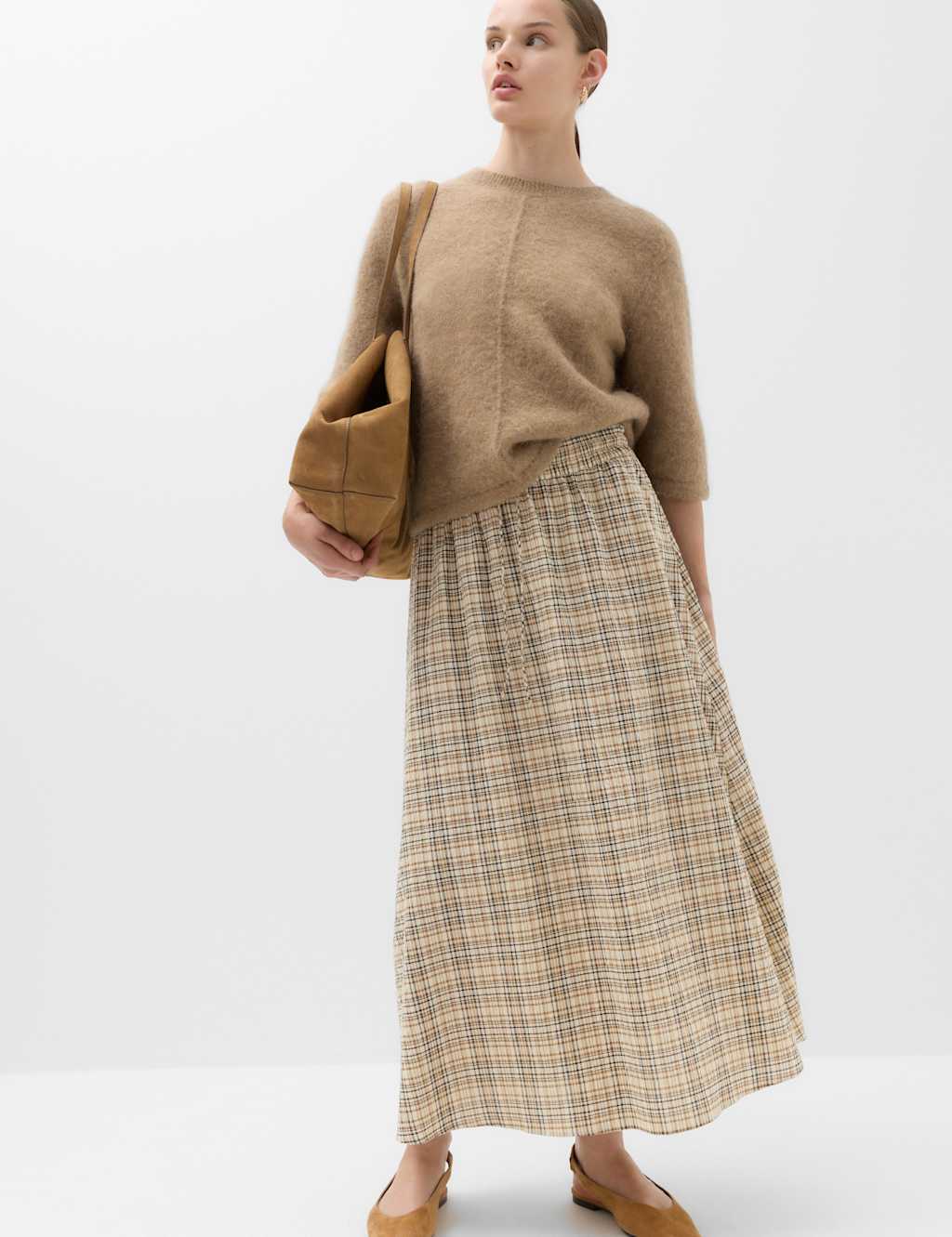 The Checked Skirt Made for Autumn
