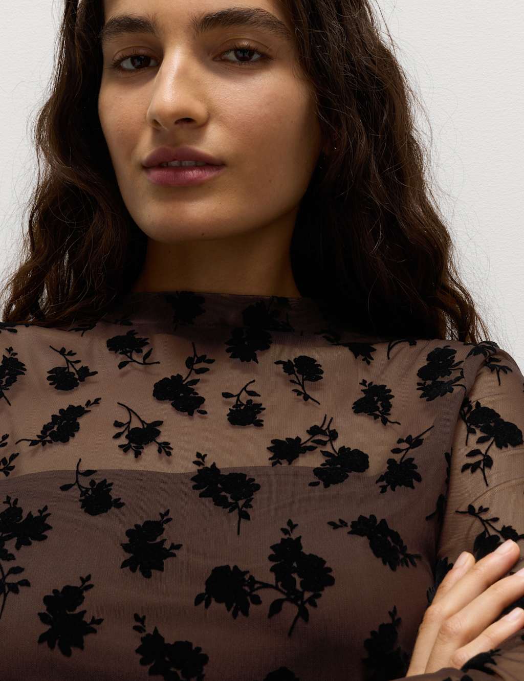 M&S Flock Fitted Mesh Top Chocolate