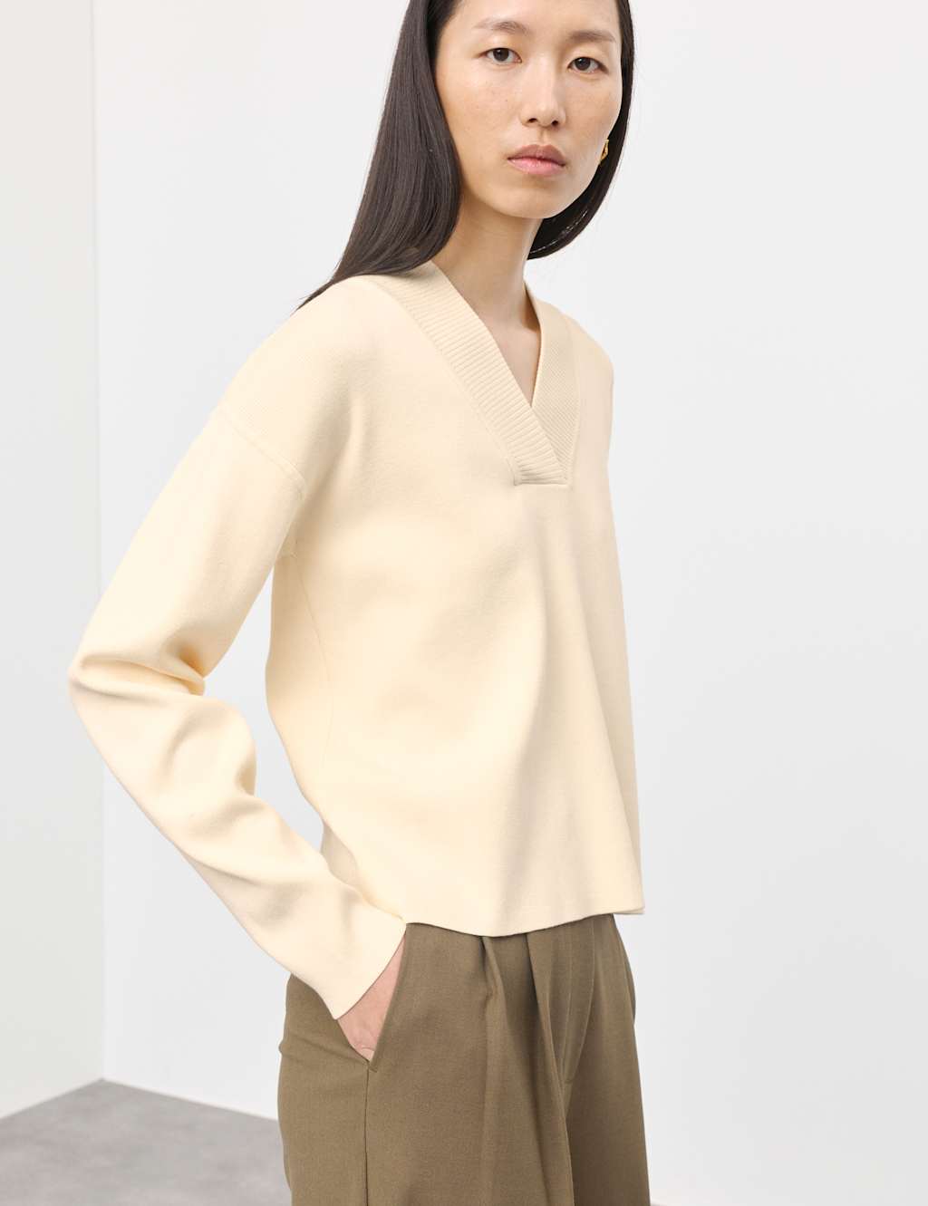Autograph Women's Ribbed Cropped V-Neck Jumper - Extra Small - Ivory