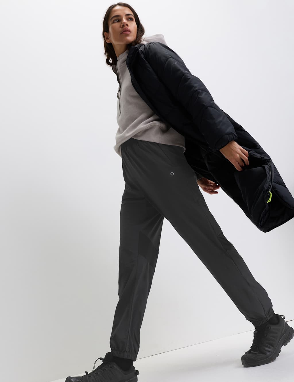 Goodmove Woven Mesh Panel Lightweight Cuffed Joggers Carbon