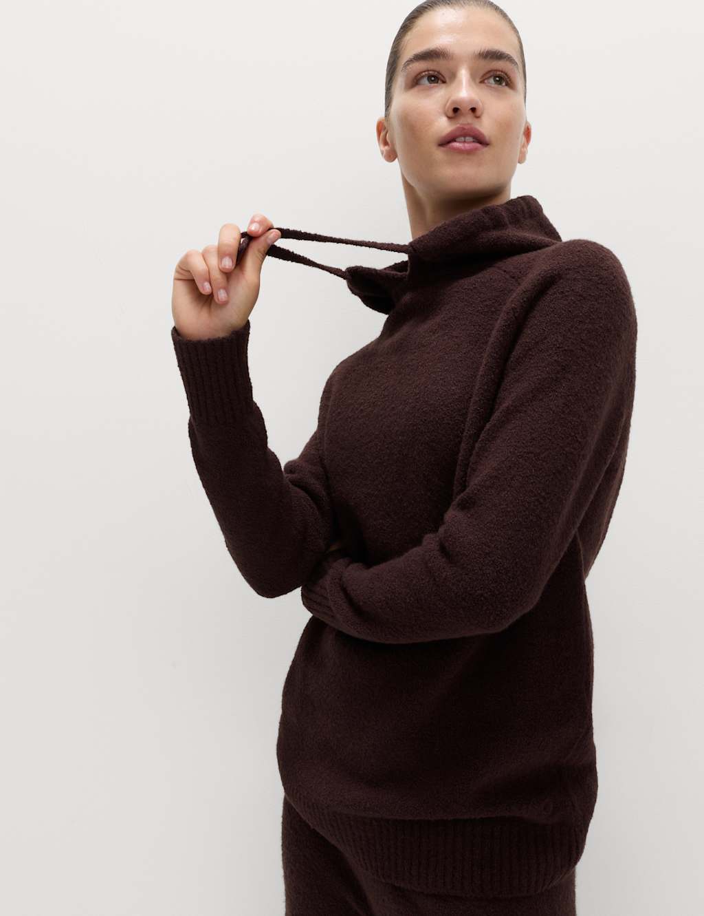Goodmove Super Soft Boucle Longline Hoodie with Wool Dark Chocolate