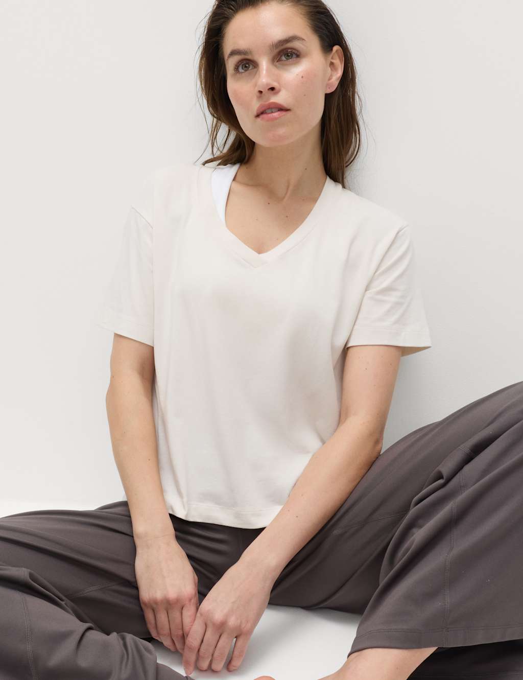 Goodmove Women's Modal Blend V-Neck Lightweight T-Shirt - 12 - Ivory