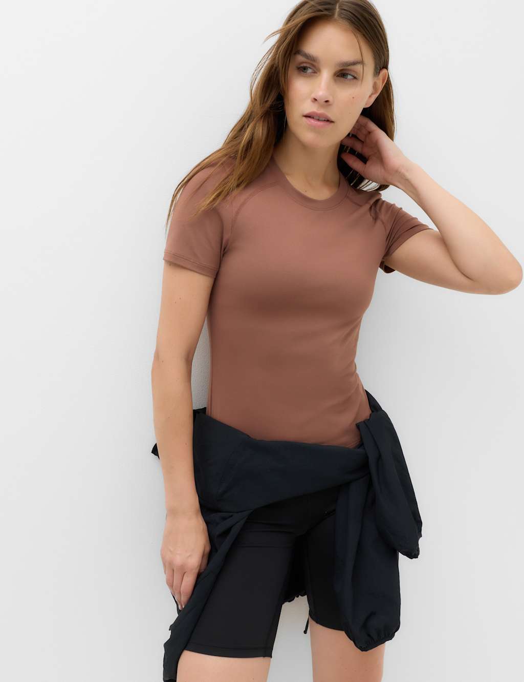Goodmove Women's Round Neck Fitted T-Shirt - 20 - Mocha