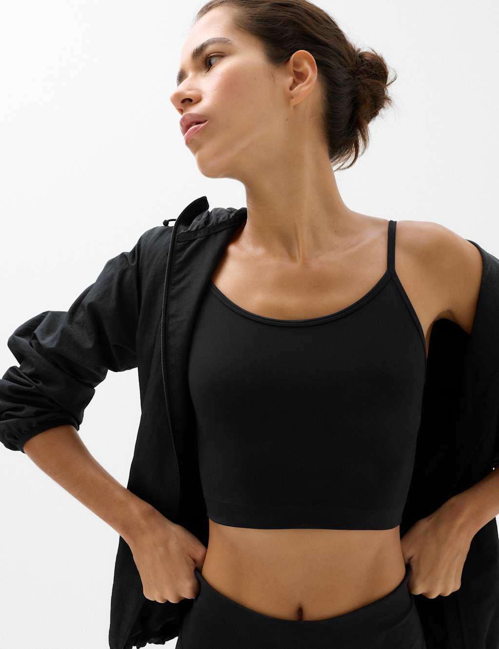 Goodmove Women's Essential Scoop Neck Crop Top - 10 - Black