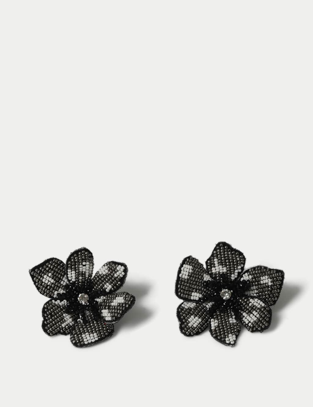 Beaded Detail Flower Stud Earrings