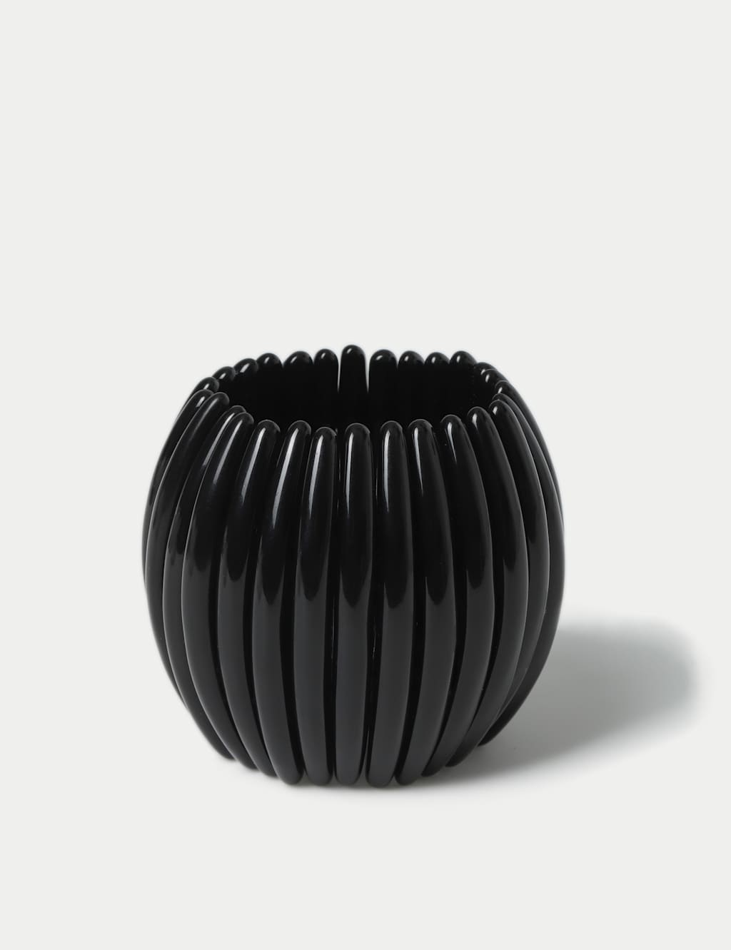 Black Oversized Ridge Wristwear