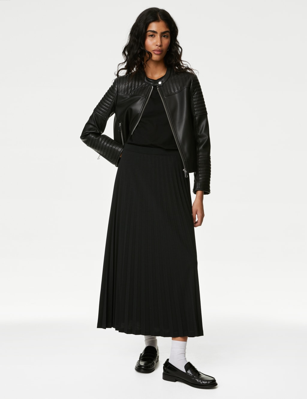 Plus size black pleated skirt top