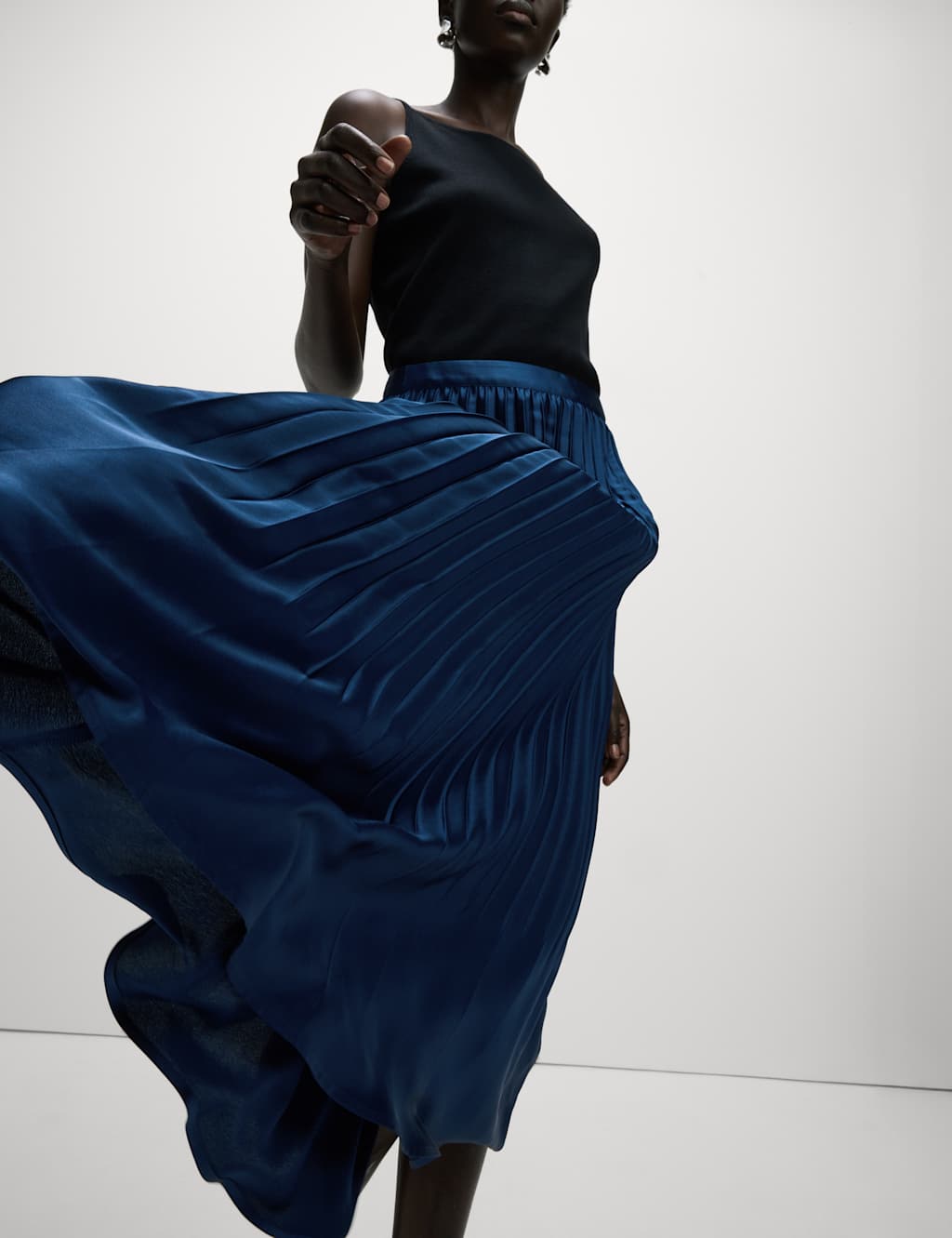 M&S Pleated Midaxi Skirt Dark Marine