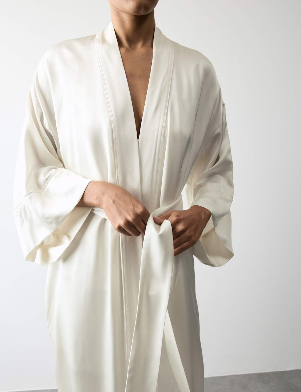 Autograph Women's Satin Long Wrap - Extra Large - Ivory