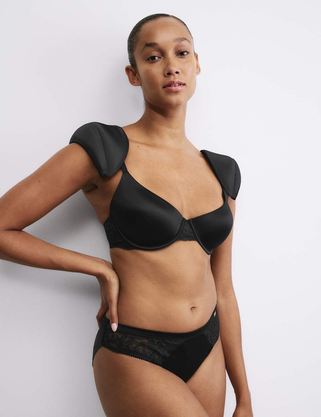 Rosie Satin Shoulder Pads Black