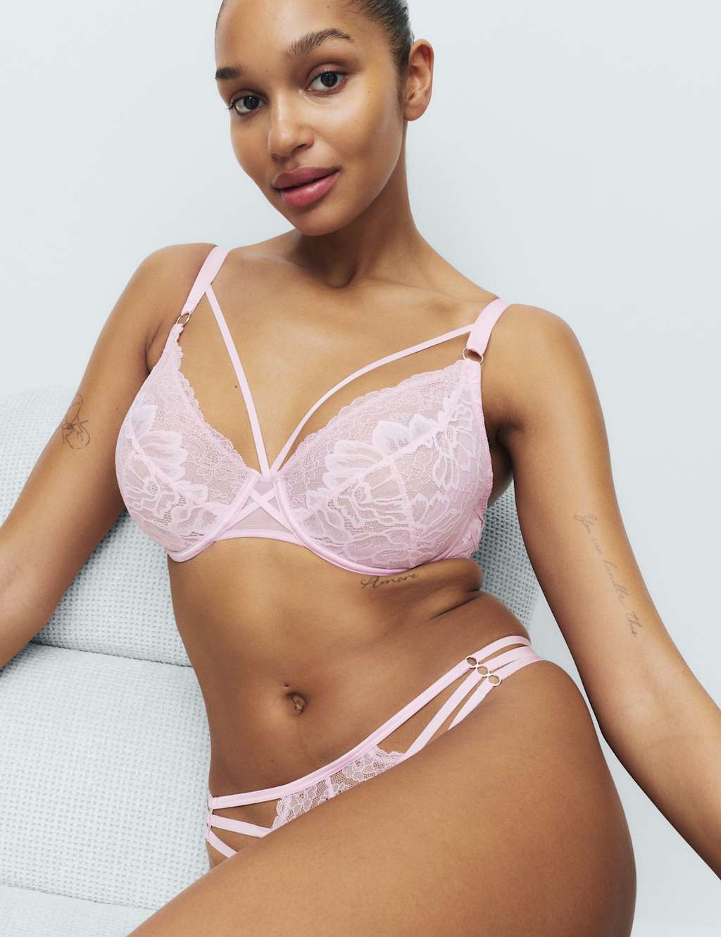 Boutique Women's Lindy Lace Wired Plunge Bra (F-H) - 30G - Pink Sorbet