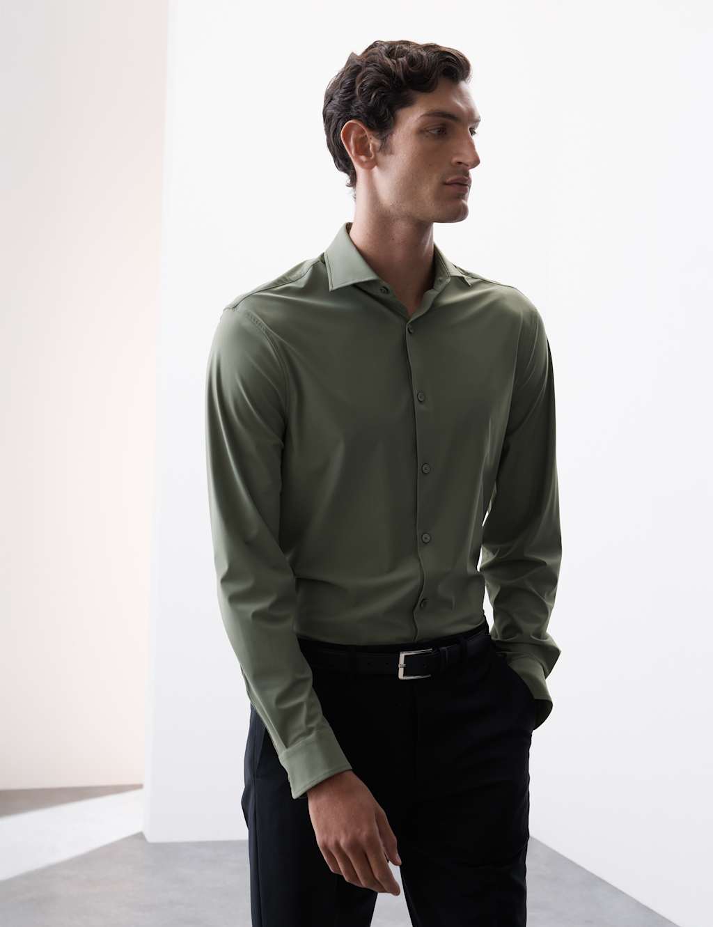 Tailored Fit Stretch Performance Shirt