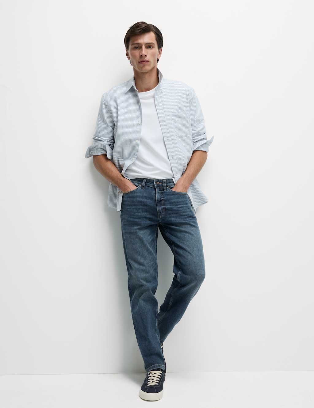 Tapered Fit Vintage Wash Stretch Jeans