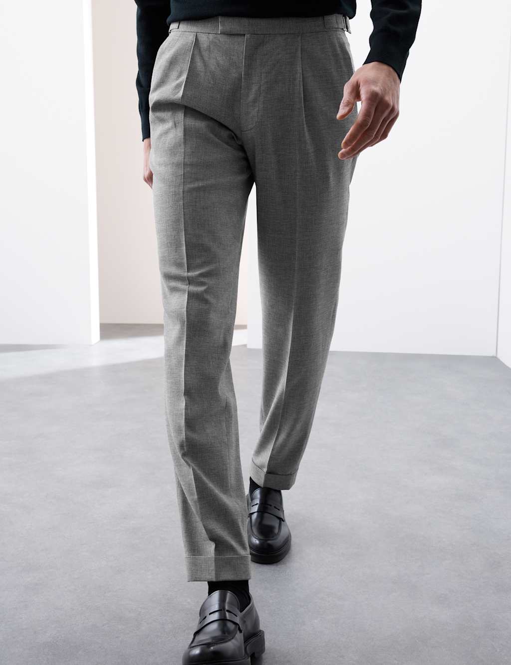 Tapered Fit Single Pleat Trousers with Linen