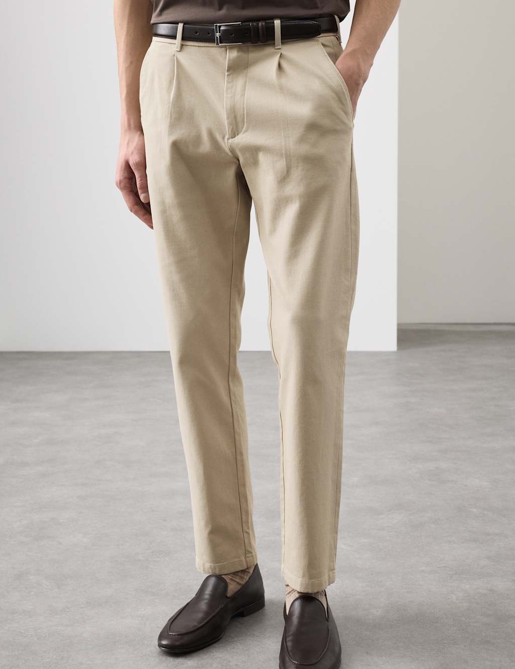 Autograph Men's Tapered Fit Textured Dobby Pleat Front Chinos - 40/31in - Stone