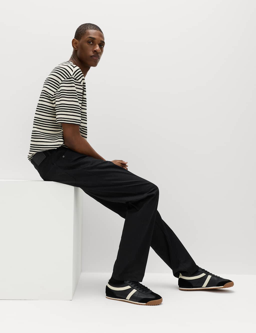 M&S Men's Straight Fit Textured 5 Pocket Trousers - 38/29in - Black