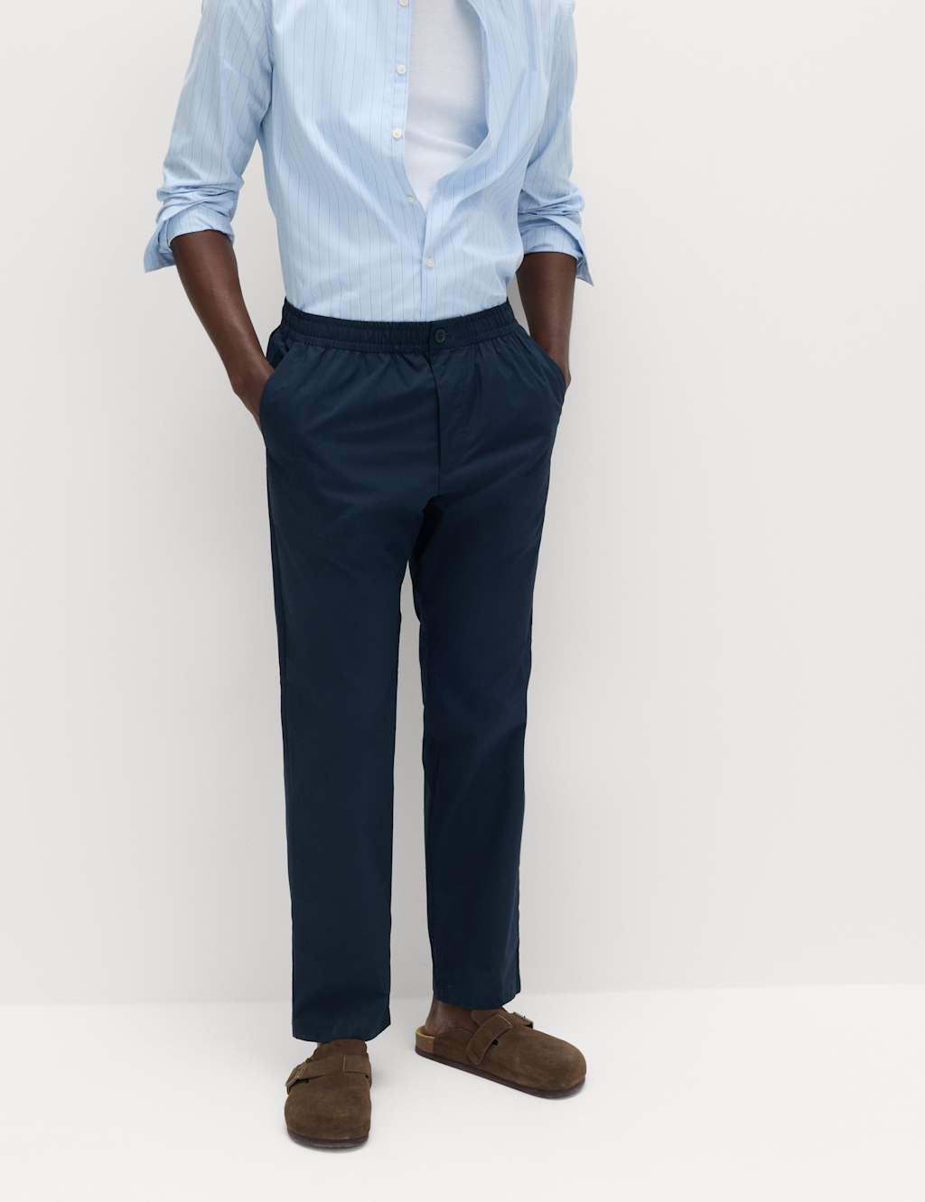 M&S Men's Loose Tapered Fit Lightweight Trousers - XL - Navy